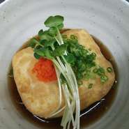 あつあつの豆腐に自家製だしでどうぞ！