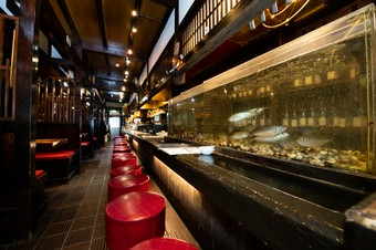 午後3時から営業中。ちょい呑みから宴会まで気軽にどうぞ