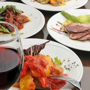 ちょっと、軽くつまみながら…なんてお客様の為に、小皿前菜をご用意してます。