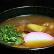 ミジン切りにした野菜をじっくりと炒めてピリ辛に仕上げました。クセになる味は常連のお客様に好評です。