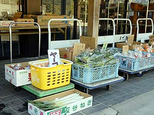 『そば』など地元の食材を活用。自分の目で確かめた食材を使って