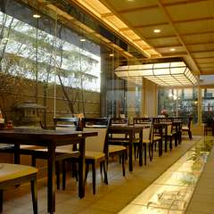 落ち着いた雰囲気の中で楽しむそば会席