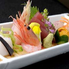 新鮮な海の幸を色鮮やかなお造りで