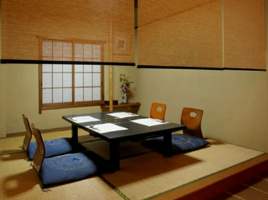 御接待にもご利用いただける個室を2名様よりご用意。