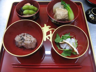 百日膳　『焼鯛・赤飯付　3300円』
