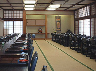 ゆったりくつろげるお座敷個室完備しております