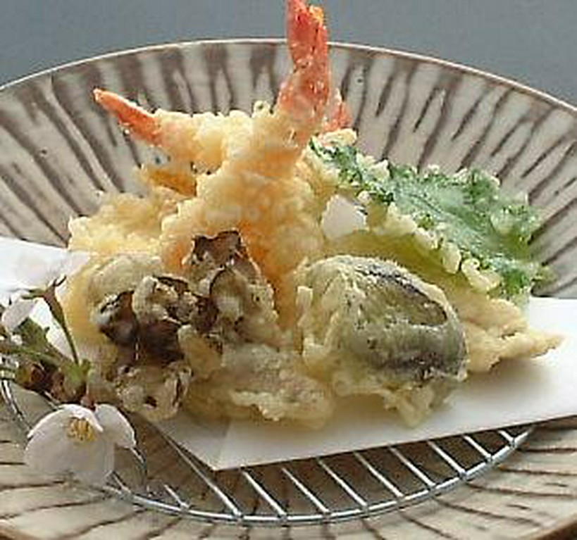 季節の食材を贅沢な一品でご堪能いただけます。