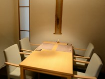上品な雰囲気が漂う和の空間で、長崎産の食材でつくる料理に舌鼓