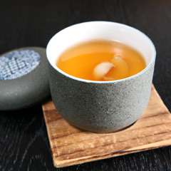 具に紀州梅干が入った茶碗蒸し