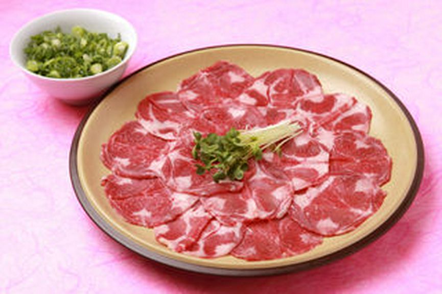 タンカルビのネギ包み（牛タン下をネギに包んでご賞味下さい）