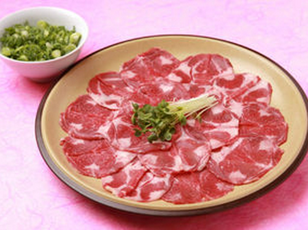 タンカルビのネギ包み（牛タン下をネギに包んでご賞味下さい）