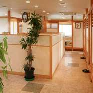 忘新年会は焼肉コースor各種鍋コース＋飲み放題なんかはいかがででしょう？
石焼ホルモン鍋やしゃぶしゃぶ鍋、チゲ鍋などお好みの鍋をお選び下さい！