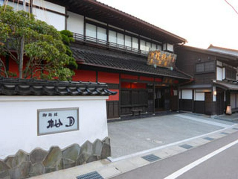 格式高い正面玄関