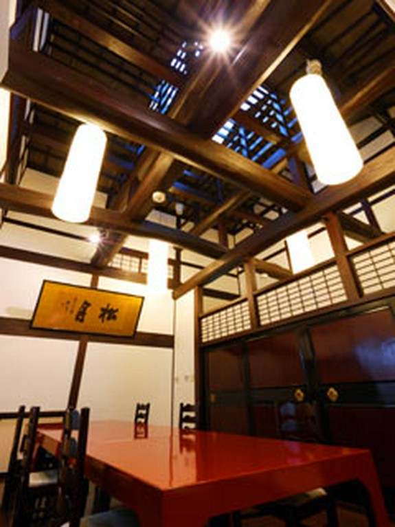 風情のある個室でゆっくりと