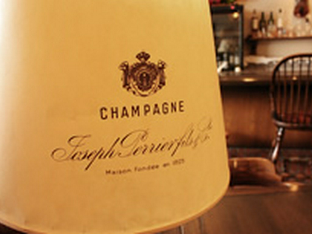 少し高級感のあるオシャレなインテリアで、デート気分UP！