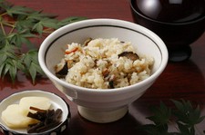 満潮自慢の貝めしを海賊焼と共にぜひご堪能ください。