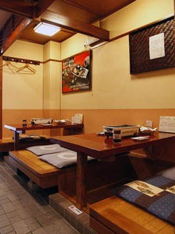 ごゆるりと掘りごたつ席で高知の旬の素材をご堪能下さい。