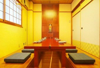 2・3階は6、12、20、30、40名様迄個室ご用意できます。