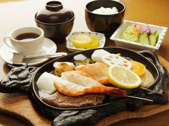 かもめスペシャル　（かもめA定食の小型版です）