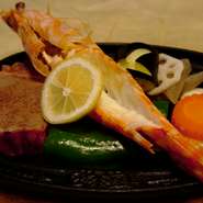 （ヘレ肉１００ｇ・有頭えび1尾）