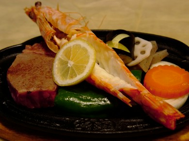 ヘレ１００ｇと有頭えび付き