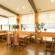 店内は広々とした空間。