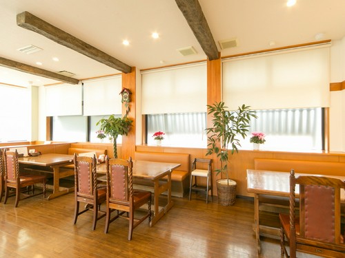 店内は広々とした空間。