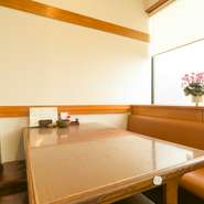 ご予約席もテーブル・お座敷と両方ご用意。