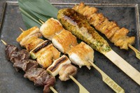 比内地鶏のやきとり5本のセットです。