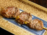 心筋で構成されているのでシャキッとした歯ざわり。
三～四羽で一本分です。