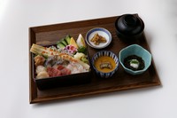 茶碗蒸し・小鉢・漬物・味噌汁