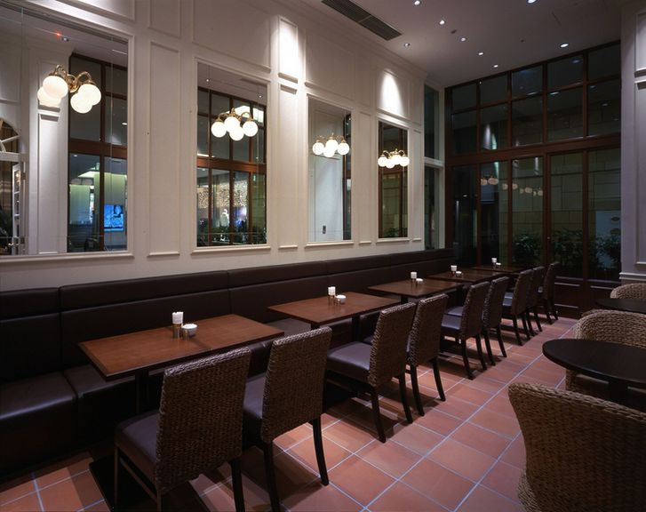 大人な雰囲気の落ち着いた店内