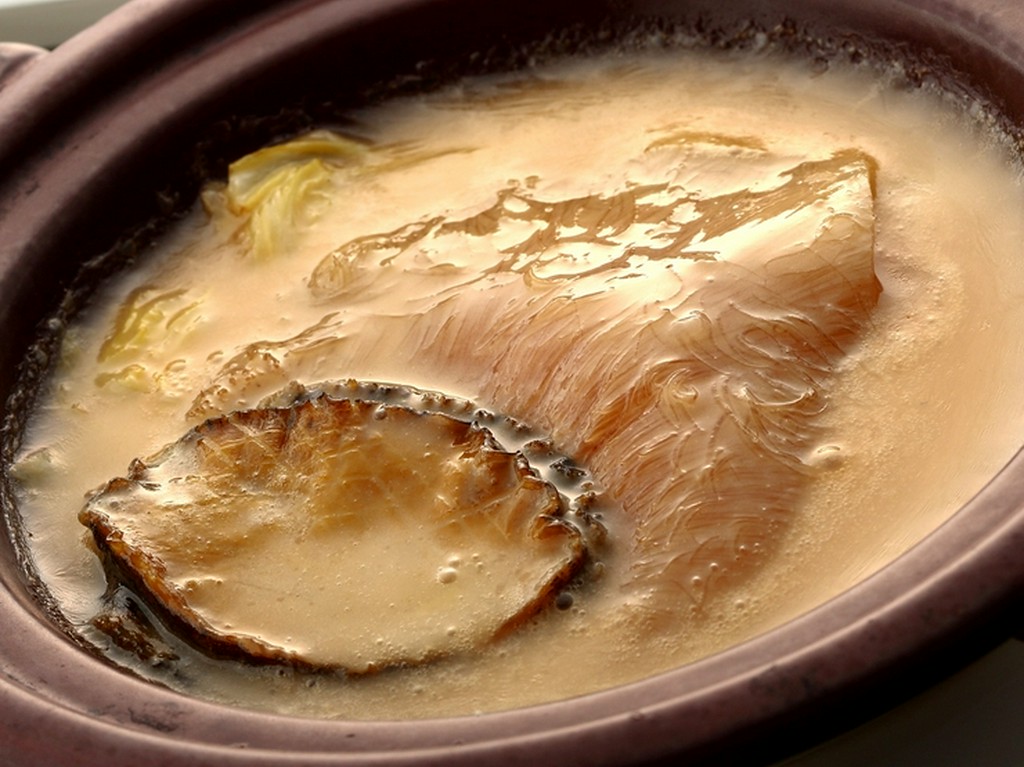 贅沢をたっぷりと『アワビとフカヒレの姿煮』