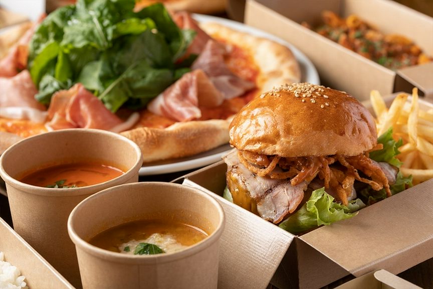 テイクアウトでホテルの厳選メニュー12種類を堪能!