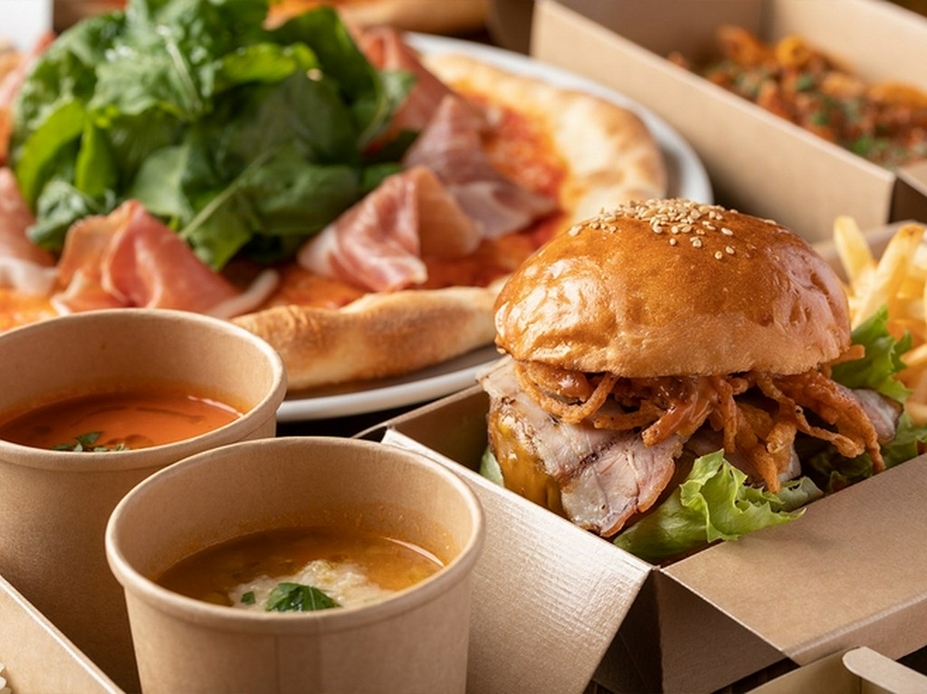 テイクアウトでホテルの厳選メニュー12種類を堪能！