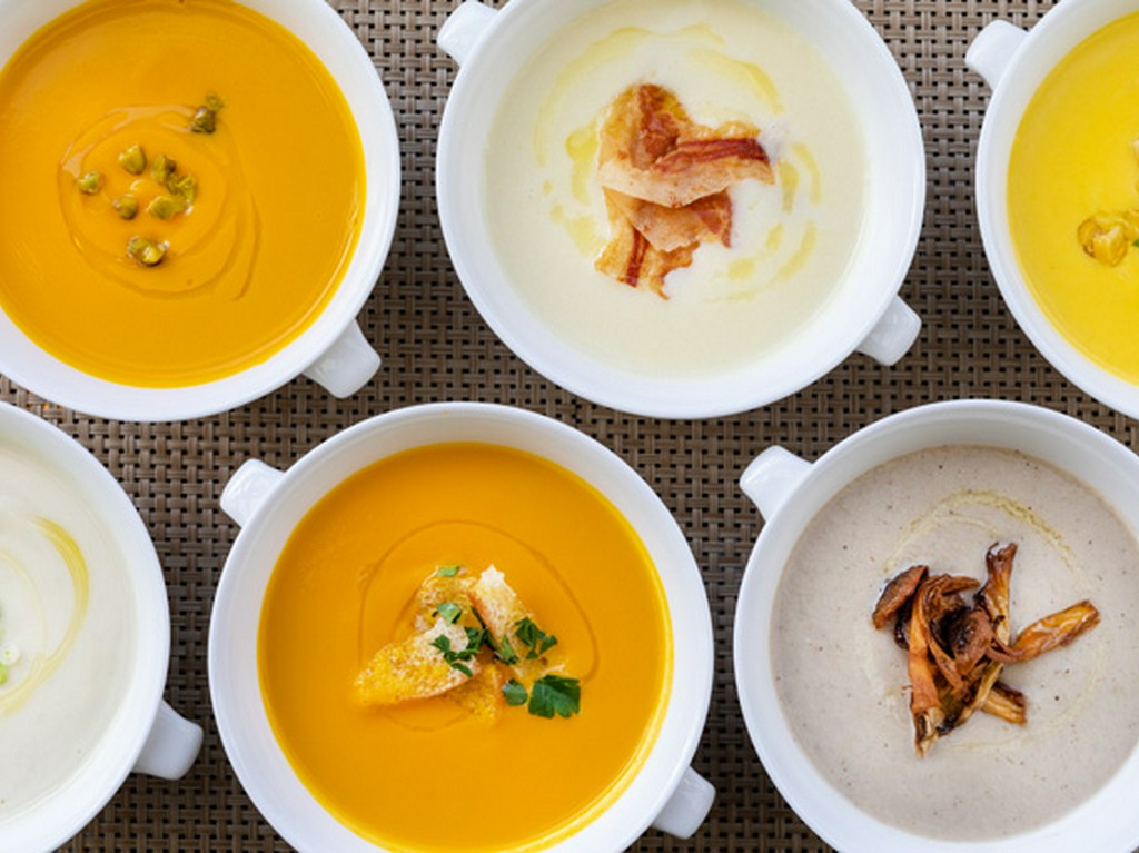 テイクアウトできるホテルの自家製スープ