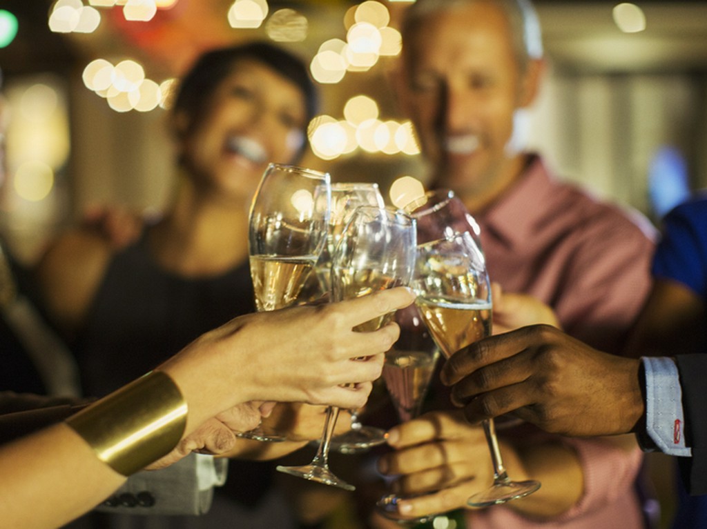 東京湾を望む開放的な景色のスタイリッシュなバー＆ラウンジ