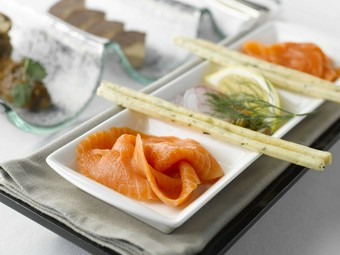 バータイムには、『タパスセレクション』