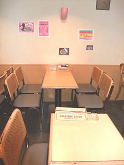 アットホームな店内で美味しいデザートやジュースをどうぞ。