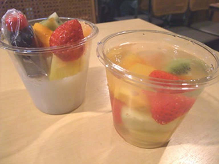 フルーツ葛あられ/フルーツレインボー \525