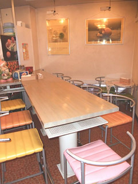 アットホームな店内で美味しいデザートやジュースをどうぞ。