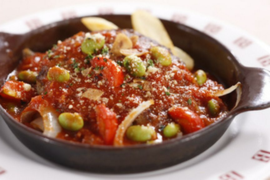 ハンバーグステーキ完熟トマトソース