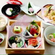 春夏秋冬、季節の食材をふんだんに使った料理は、見た目も美しく、宴会の席を盛り上げてくれます。
