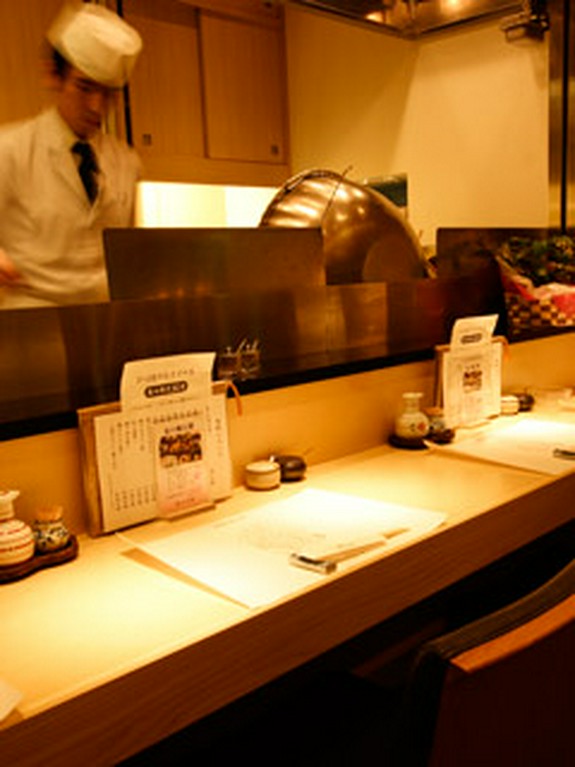 揚げたてをいただける天ぷらカウンター