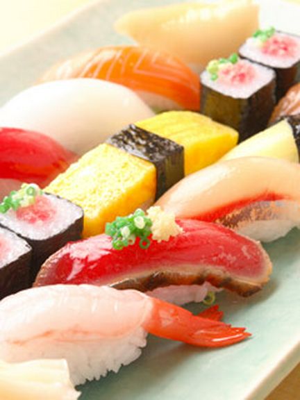 職人が握る本格江戸前寿司が、なんと均一260円！