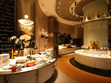 お食事はすべてブッフェスタイルで