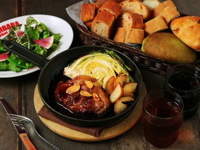 ランチは特製フォカッチャ食べ放題！