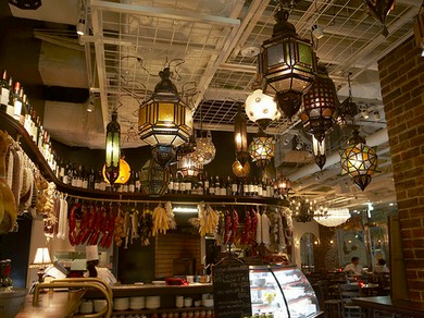 ヨーロッパの市場にいるような雰囲気の店内！