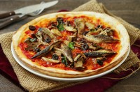 焼きなすの甘みとチョリソ、サラミのボリュームにピリ辛ソースが良く合います。