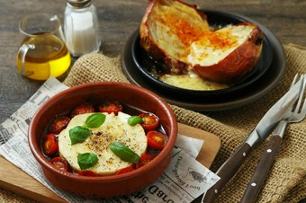 BARBARAと言えば石窯で焼く。